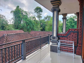 Гостиница Ojek's Homestay  Убуд